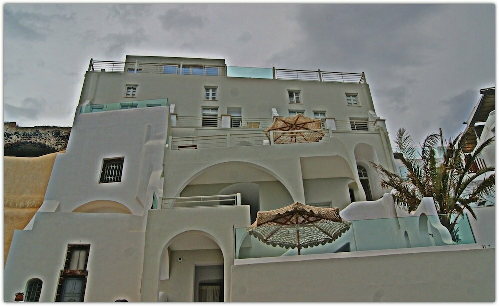 Nefeles Luxury Suites