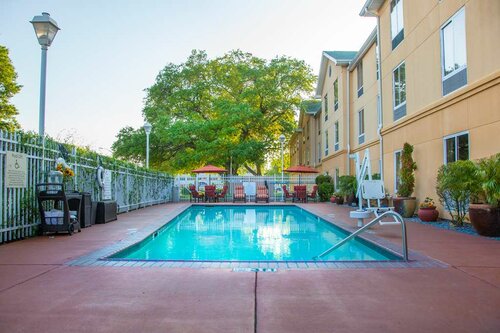 Hampton Inn & Suites New Orleans/Elmwood, Забронировать Отель Харахан Луизиана