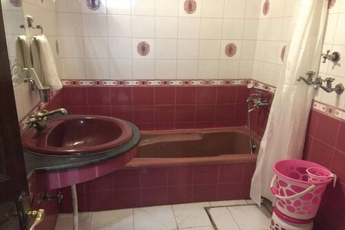 OYO Townhouse 099 Sector 38, Забронировать Отель Отели штата Харьяны с парковкой, Парковка