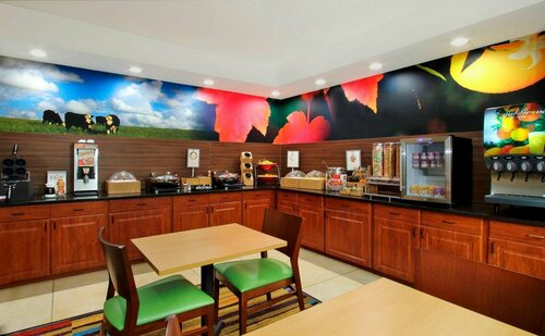 Fairfield Inn & Suites Colorado Springs South, Book Hotel Hoteller i Columbia med parkering, Parkering