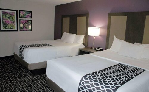 La Quinta Inn by Wyndham Davenport & Conference Center, Book Hotel Davenport Quad Cities