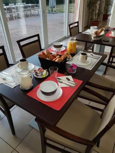 Zenao Yzeure, Book Lejlighedshotel Hoteller i Burgund med parkering, Parkering