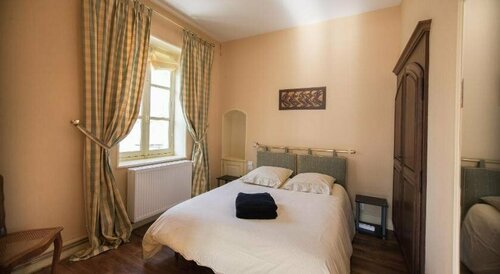 Manoir De L'Echauguette, Book Bed and Breakfast Hoteller i Burgund med parkering, Parkering