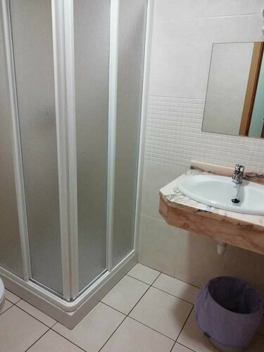 Pensión Residencia Caola, Забронировать Гостевой дом Отели Виларродис с парковкой, Парковка