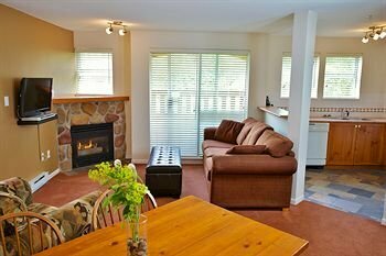 Alpenglow Lodge by Elevate Vacations, Забронировать Отель Уистлер Британская Колумбия, рядом с Chateau Whistler Golf Course