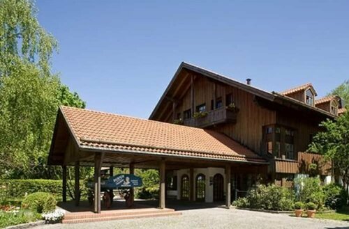 Hotel Schrenkhof, Reservar Hotel Hotéis em Unterhaching com pequeno-almoço, Café da manhã