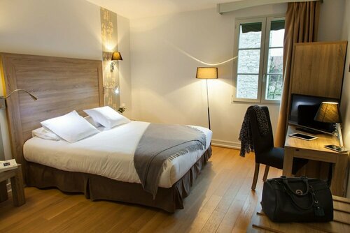 Logis Hostellerie des Clos, Book Hotel Hoteller i Burgund med parkering, Parkering