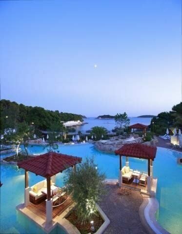 Amfora Hvar Grand Beach Resort, Забронировать Курортный отель Отели Хвара с бассейном, рядом с Galešnik Island, Бассейн