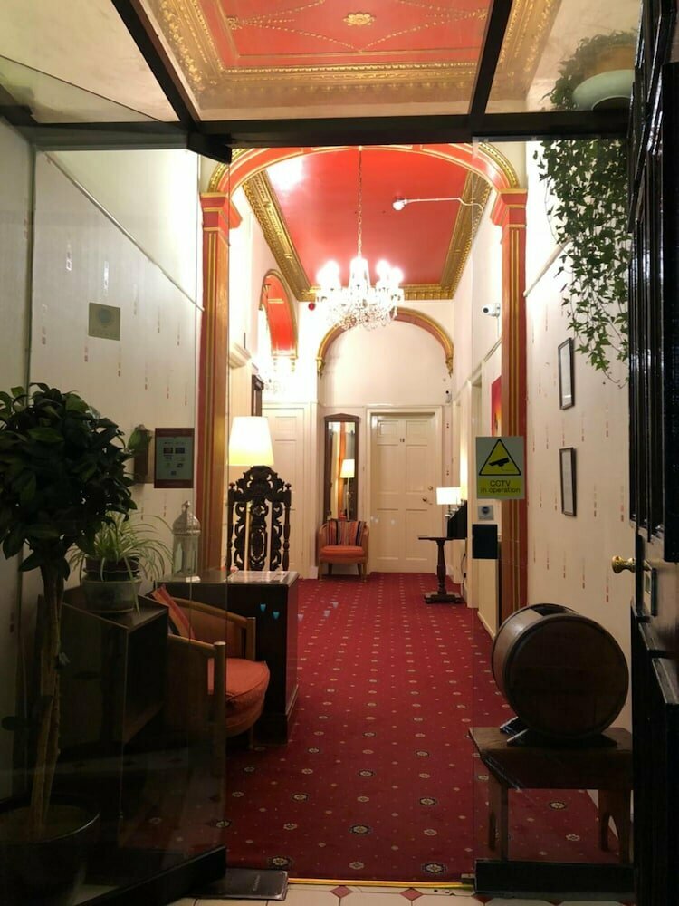 Caravel Guest House