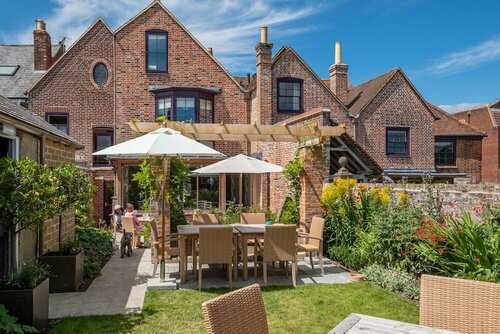 One Holyrood Hotel, Varaa Hotelli 4 tähden hotellit kohteessa Isle of Wight, 4*