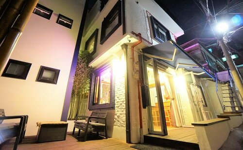 Seoul Cube Ewha - Hostel, Rezervasyon Pansiyon / Hostel Seul Hosteller, Yonsei University yakınındaki, Pansiyon / Hostel