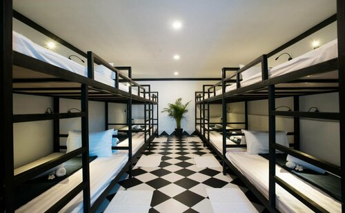 Noni Tree Hostel, Забронировать Хостел Отели Сиемреап с бассейном, рядом с Wat Bo Temple, Бассейн