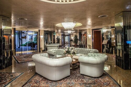 Hotel Leonardo Da Vinci, Забронировать Отель Сассари Sardinia North, рядом с Дворец дожей