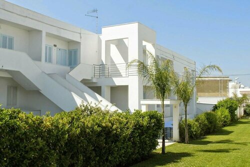 Blumarine Residence Club, Buchen Sie Hotel Hotels mit Pool in Villanova, Schwimmbad