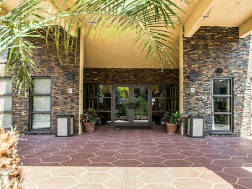 Comfort Inn & Suites Lantana - West Palm Beach South, Забронировать Отель Отели Palm Beach County с бассейном, Бассейн