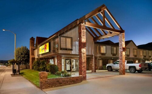 Super 8 by Wyndham Santa Clarita/Valencia, Забронировать Мини-отель Санта-Кларита Калифорния