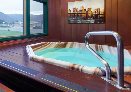 Sandpoint Inn, 预订 酒店 桑德波因特 Schweitzer Mountain