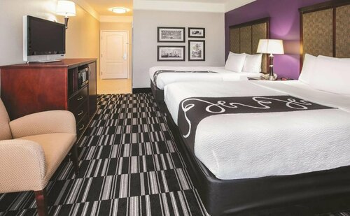 La Quinta Inn & Suites by Wyndham Dallas South-DeSoto, Забронировать Отель ДеСото Dallas - Fort Worth Metropolitan Area