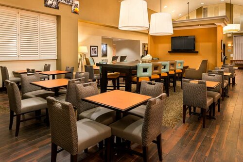 Hampton Inn & Suites Orlando-East UCF, Забронировать Отель Отели Орландо с бассейном, рядом с AdventHealth Centra Care University, Бассейн