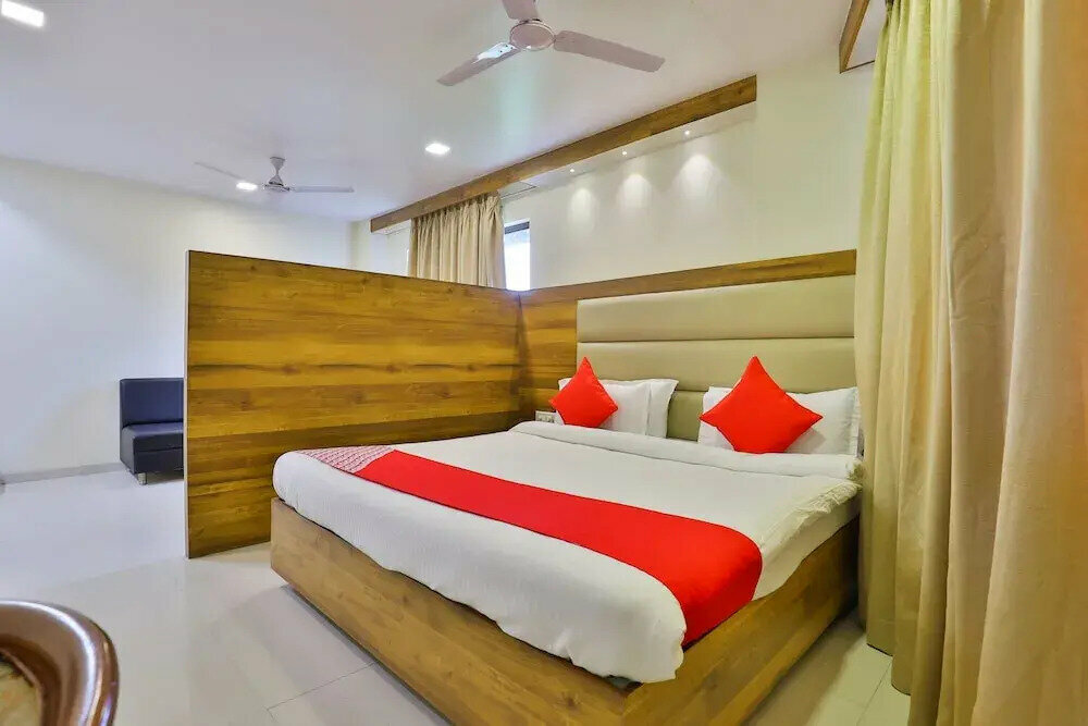 Super Townhouse Prahladnagar formerly Metro Inn
