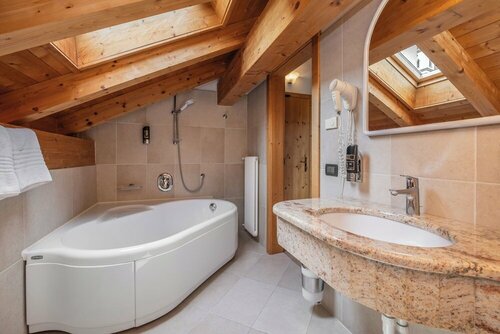 Hotel Tirol- Natural Idyll, Забронировать Отель Совер Тренто