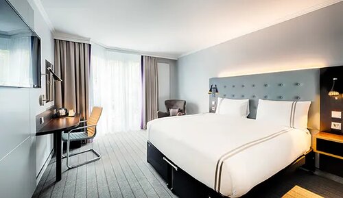 Premier Inn Stuttgart Bad Cannstatt, Забронировать Отель Отели Штутгарта с питанием, Пансион