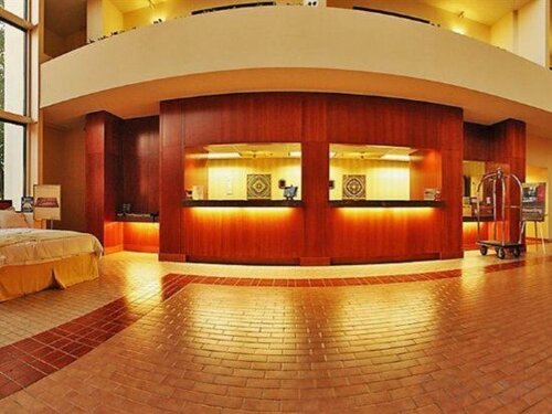 Atrium Hotel and Suites DFW Airport, Забронировать Отель Ирвинг Dallas - Fort Worth Metropolitan Area