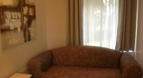 Motel Farnboro, Забронировать Мотель Отели в центре Нарума, в центре