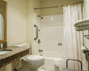Comfort Inn, Rezervați Hotel Modesto 