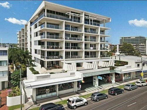 Space Holiday Apartments, Book Lejlighed Hoteller i Sunshine Coast med parkering, Parkering