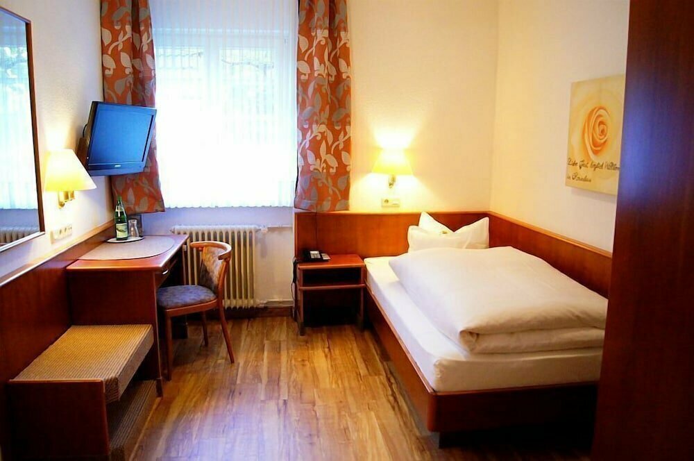 Hotel Rosenhaus GmbH mit 12 Elektro-Wallboxen