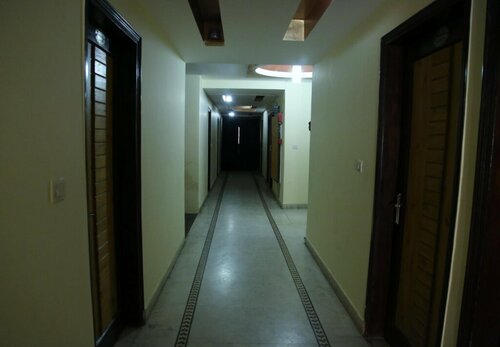 Anand Hotel With banquet hall Karol Bagh, Забронировать Отель Отели Нью-Дели с парковкой, Парковка