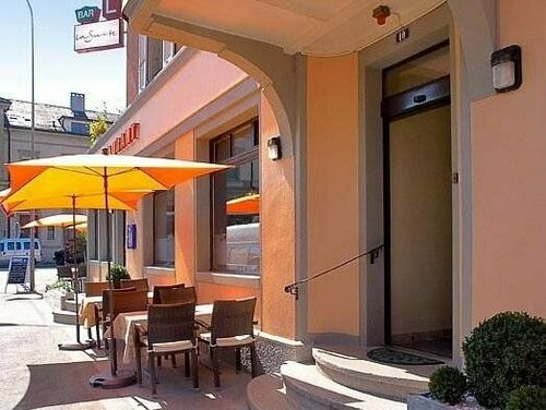 Hôtel la Suite, Забронировать Отель Отели Пейерн с парковкой, Парковка