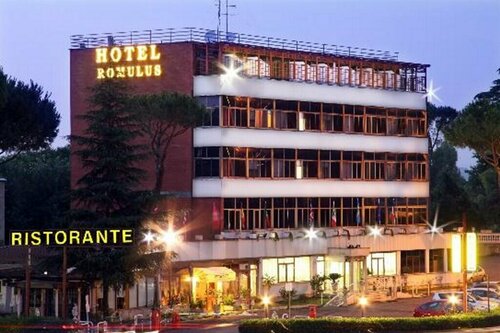 Hotel Romulus, Réserver Hôtel Hôtels à Latium avec piscine, Piscine