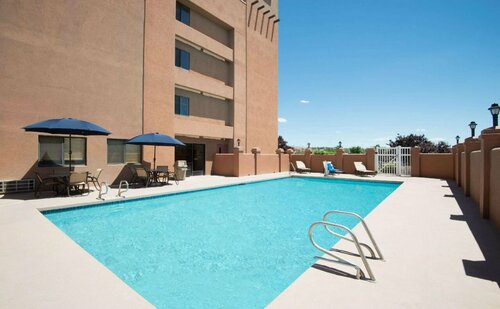 Hawthorn Suites by Wyndham Albuquerque, Забронировать Отель Отели Нью-Мексико с бассейном, Бассейн