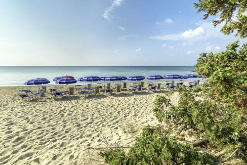 Hotel dei Bizantini & Villaggio Campo dei Messapi, Забронировать Отель Отели Сан-Пьетро-ин-Беванья с парковкой, Парковка
