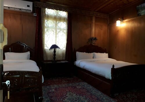 Badyari Palace Group of Houseboat, Забронировать Отель Сринагар Jammu & Kashmir Ski
