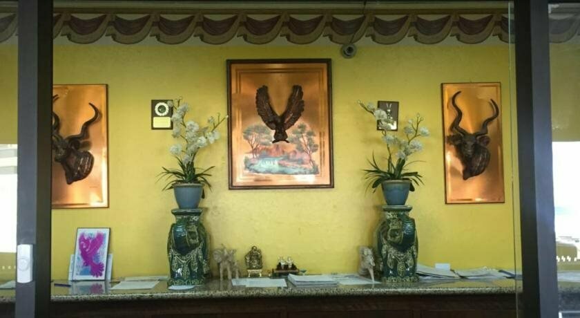 Camelot Inn