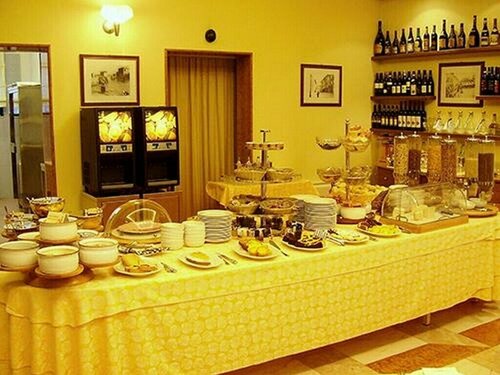 Hotel Persicos, Забронировать Отель Сан-Джованни-ин-Персичето провинция Болонья
