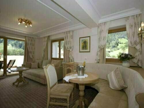 Blumen- und Wasserparadies Hotel Forster, Rezervasyon Otel Neustift im Stubaital Stubai Glacier