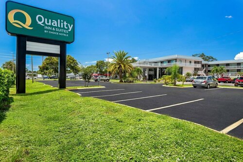 Quality Inn & Suites at Tropicana Field, Забронировать Отель Отели Сент-Питерсберг с завтраком, рядом с Mazzaros Italian Market, Завтраки