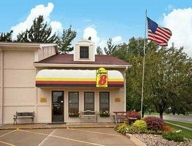 Super 8 by Wyndham Pella, Book Hotel Leighton Iowa