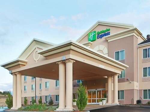 Holiday Inn Express Yreka-Shasta Area by IHG, Забронировать Отель Ирика штат Калифорния