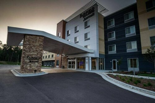 Fairfield Inn & Suites by Marriott Wisconsin Dells, Забронировать Отель Отели Lake Delton 3 звезды, рядом с Гольф-клуб Wild Rock, 3*