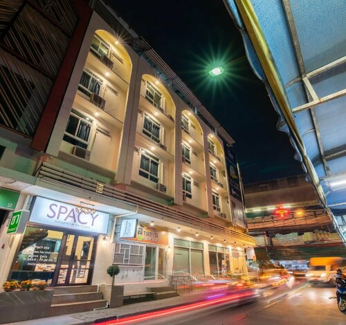 Spacy BKK, Rezervovat Penzión Hotely v Central Thailand s parkováním, Parkování
