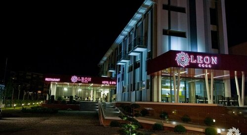 Leon Hotel & SPA, Réserver Hôtel Hôtels à Arad avec parking, Parking