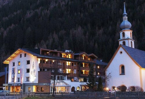 Ferienhotel Kirchenwirt, Book Hotel Hoteller i Tyrol med pool, Swimmingpool