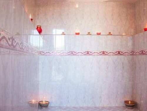 Riad MAHJOUBA MARRAKECH & SPA, Prenota Resort Hotel a Marrakech con parcheggio, vicino a Marrakech Museum, Parcheggio