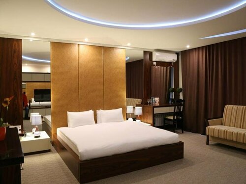 La Casa Hotel, Rezerwuj Hotel Atyraū Atyrau region