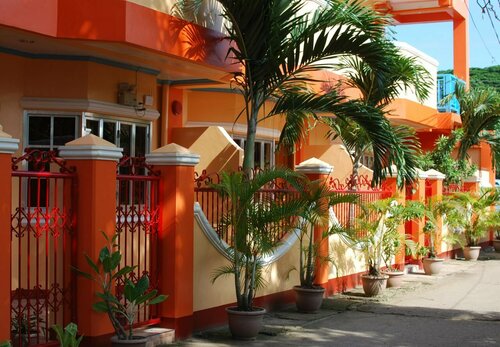Royal Crown Inn, Забронировать Отель Отели Puerto Princesa City с парковкой, рядом с Mendoza Park, Парковка